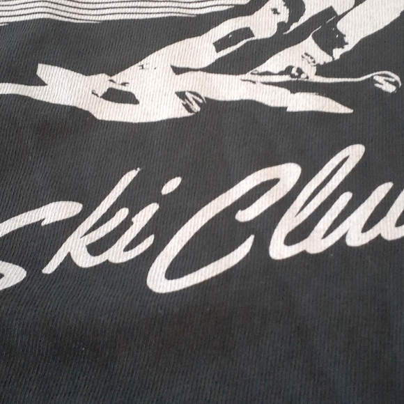 #17/25❤️ Day by Daydreamer St Moritz Ski Club Cropped top - Picture 6 of 7